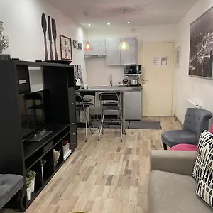 https://bel-appartement-au-cur-de.fr-paris.fr